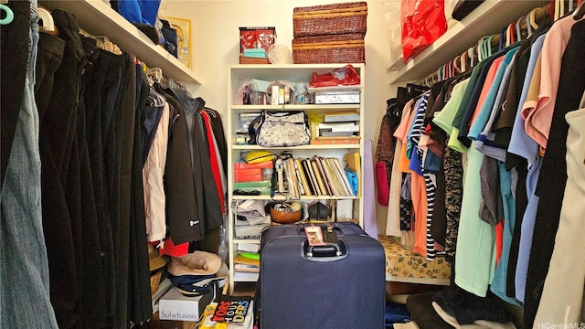 55 S Kukui St Unit D2701, Honolulu, HI 96813 - view of walk in closet