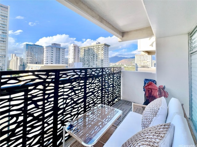 2465 Kuhio Ave Unit 1606, Honolulu, HI 96815 - balcony with a city view