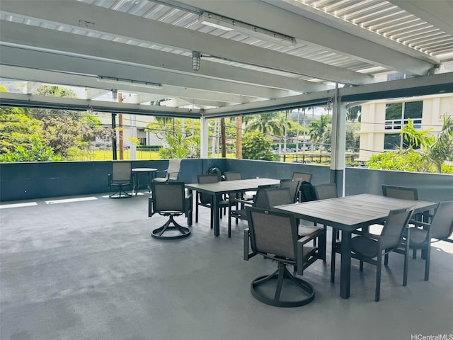 1615 Wilder Ave Unit 401, Honolulu, HI 96822 - view of sunroom / solarium