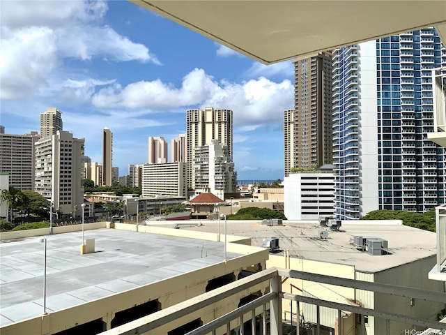 1655 Makaloa St Unit 911, Honolulu, HI 96814 - balcony with a view of skyline