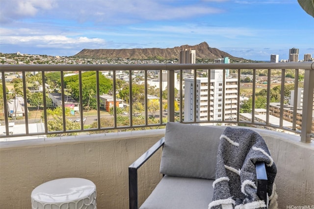2825 S King St Unit 1403, Honolulu, HI 96826 - balcony featuring a mountain view