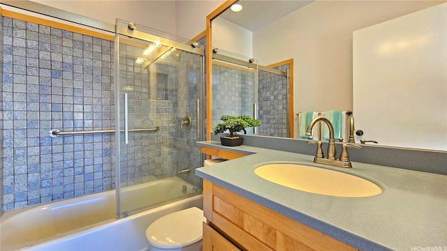 6133 Summer St Unit 6133B, Honolulu, HI 96821 - full bath featuring toilet, vanity, and combined bath / shower with glass door