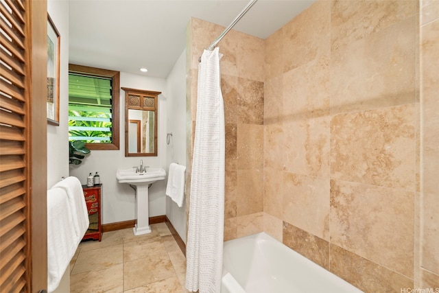 176 Kaiholu St, Kailua, HI 96734 - full bathroom featuring shower / tub combo, baseboards, a sink, and recessed lighting