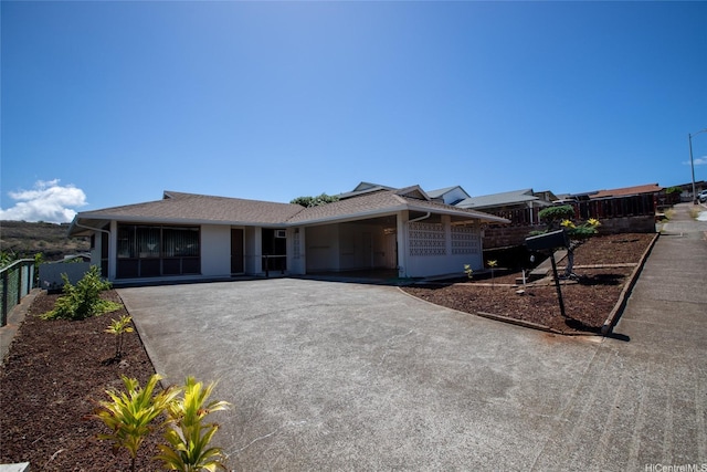 1157 Ala Aloalo St, Honolulu, HI 96818 - single story home featuring driveway