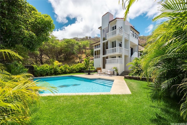 7421 Mokuhano Pl, Honolulu, HI 96825 - swimming pool featuring a yard and a patio