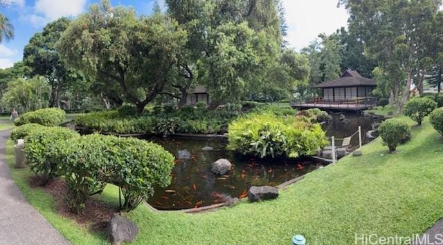 1519 Nuuanu Ave Unit 1042, Honolulu, HI 96817 - view of home's community featuring a yard