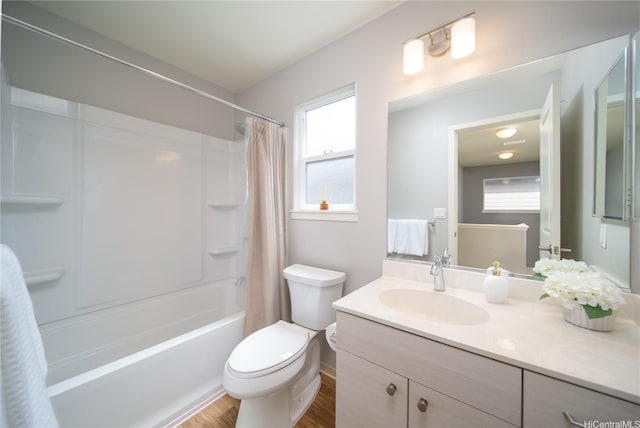 91-1160 Kamakana St Unit 608, Ewa Beach, HI 96706 - full bath featuring vanity, shower / bath combination with curtain, and wood finished floors