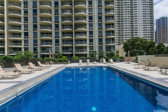 1717 Ala Wai Blvd Unit 303, Honolulu, HI 96815 - community pool featuring a patio
