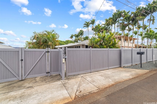 1614 Hoolulu Rd, Wahiawa, HI 96786 - view of gate