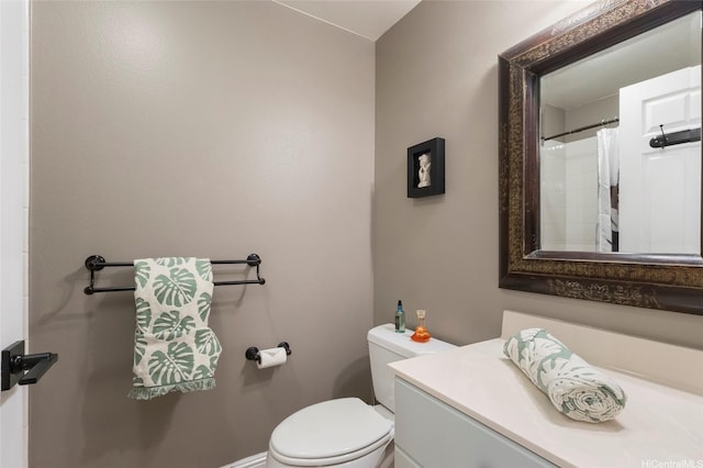 7012 Hawaii Kai Dr Unit 904, Honolulu, HI 96825 - full bath featuring toilet, vanity, and baseboards