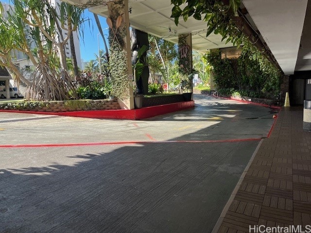 444 Niu St Unit 1312, Honolulu, HI 96815 - view of parking