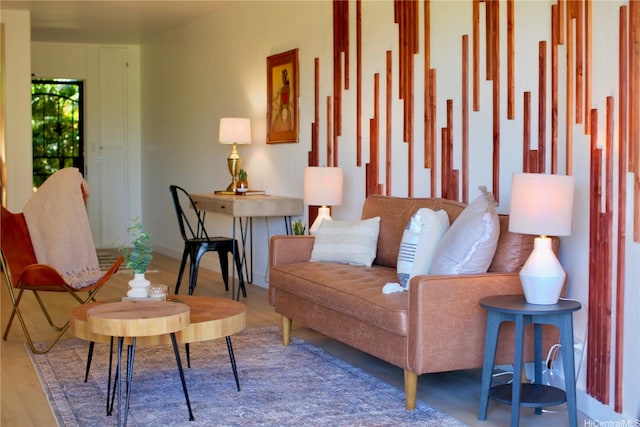 3823 Lower Honoapiilani Rd Unit 105, Lahaina, HI 96761 - living room with wood finished floors