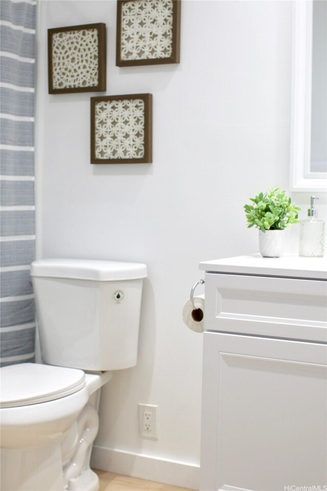 3823 Lower Honoapiilani Rd Unit 105, Lahaina, HI 96761 - full bath with toilet, vanity, baseboards, and a shower with shower curtain