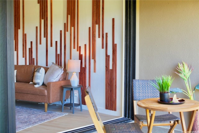 3823 Lower Honoapiilani Rd Unit 105, Lahaina, HI 96761 - interior space featuring a balcony