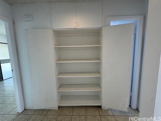 303 Liliuokalani Ave Unit 602, Honolulu, HI 96815 - view of closet