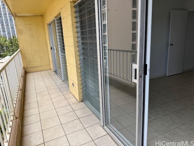 303 Liliuokalani Ave Unit 602, Honolulu, HI 96815 - view of balcony