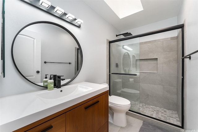 95-280 Ualalehu St Unit 18, Mililani, HI 96789 - full bath featuring toilet, a skylight, a shower stall, and vanity