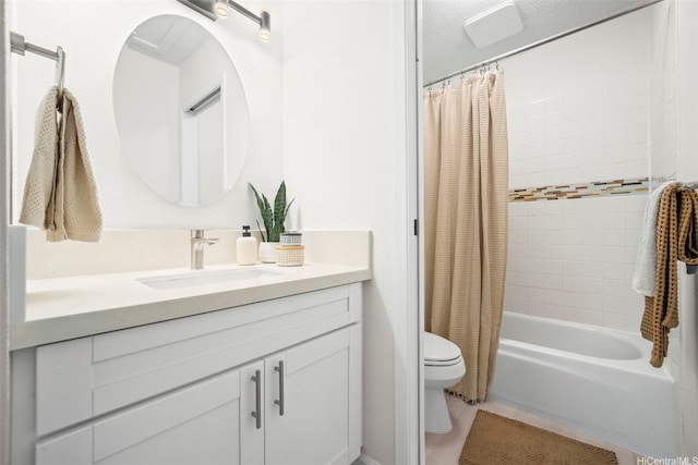 355 Aoloa St Unit D203, Kailua, HI 96734 - full bath with vanity, toilet, and shower / tub combo with curtain