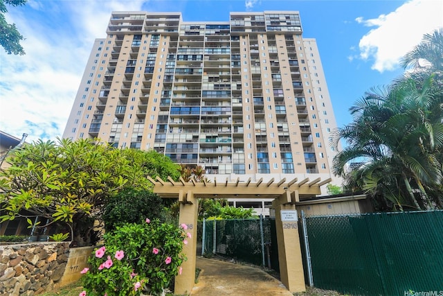 2916 Date St Unit 10I, Honolulu, HI 96816 - view of apartment building / complex