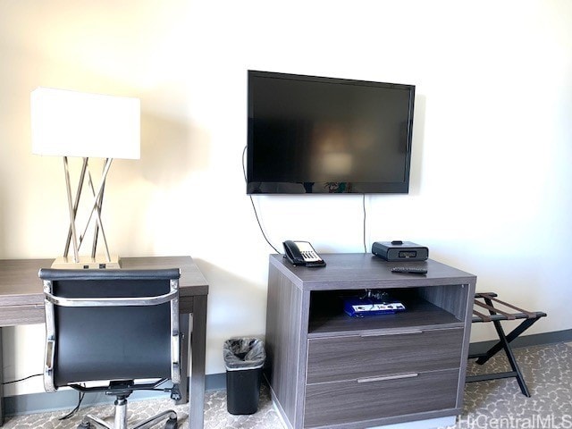 1850 Ala Moana Blvd Unit 819, Honolulu, HI 96815 - detailed view of baseboards