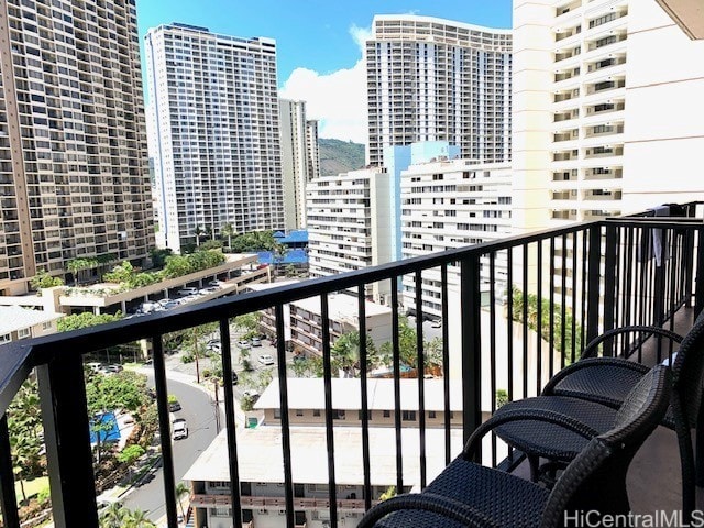 1850 Ala Moana Blvd Unit 819, Honolulu, HI 96815 - balcony with a city view