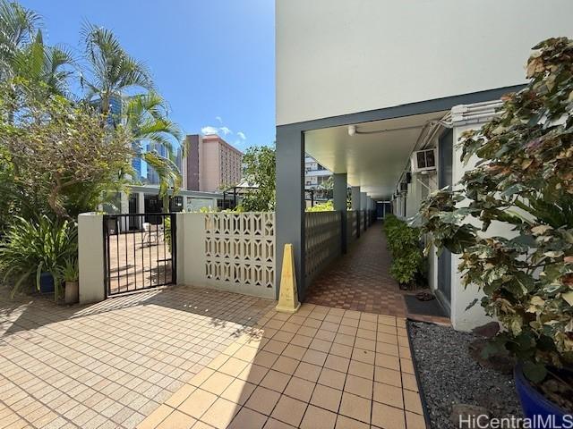 1550 Rycroft St Unit 528, Honolulu, HI 96814 - view of gate