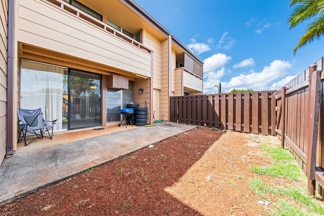 94-402 Kapuahi St Unit 46, Mililani, HI 96789 - fenced backyard with a patio