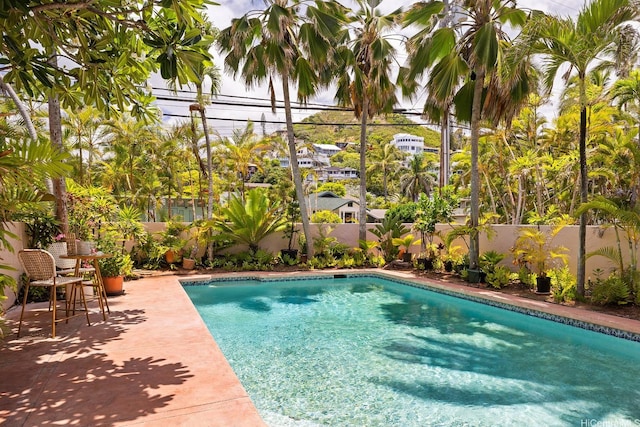 846 Mokulua Dr, Kailua, HI 96734 - view of swimming pool featuring a fenced backyard