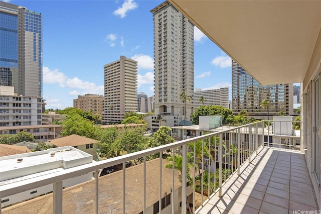 2115 Ala Wai Blvd Unit 501, Honolulu, HI 96815 - balcony with a city view