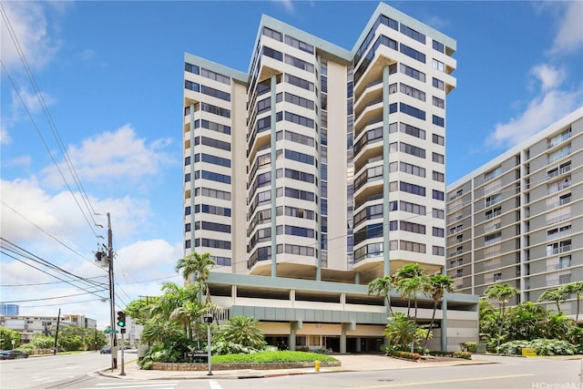 1760 S Beretania St Unit 15B, Honolulu, HI 96826 - view of apartment building / complex