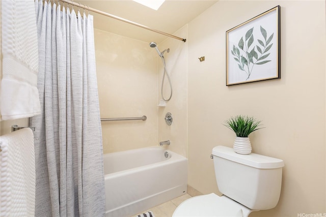 1760 S Beretania St Unit 15B, Honolulu, HI 96826 - bathroom with shower / tub combo with curtain, toilet, and tile patterned flooring