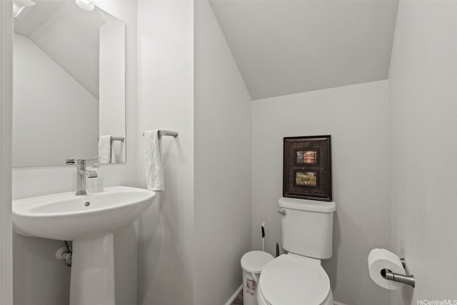 91-1774 Kohanahana Loop, Ewa Beach, HI 96706 - half bath with lofted ceiling