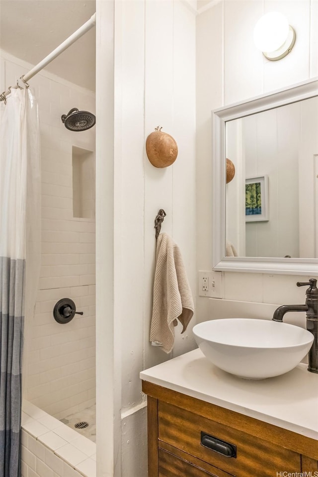 59-029 Huelo St, Haleiwa, HI 96712 - full bathroom with vanity and a tile shower
