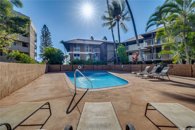 1002 S Kihei Rd Unit 205, Kihei, HI 96753 - community pool with a patio
