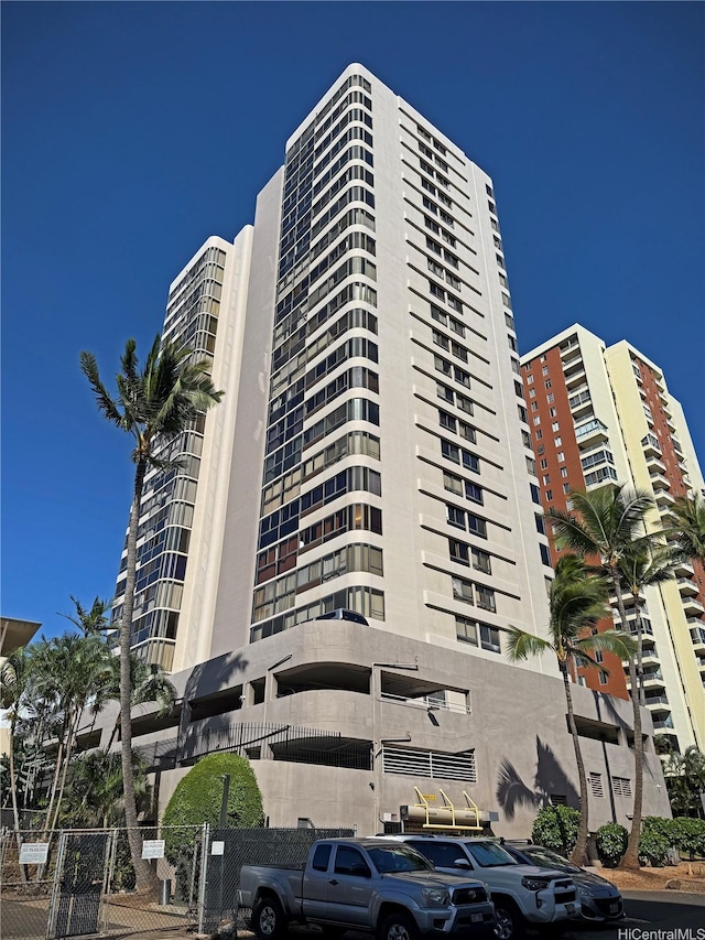 2724 Kahoaloha Ln Unit 902, Honolulu, HI 96826 - view of apartment building / complex