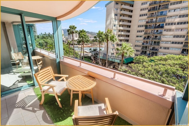 1888 Kalakaua Ave Unit 807, Honolulu, HI 96815 - balcony featuring a mountain view