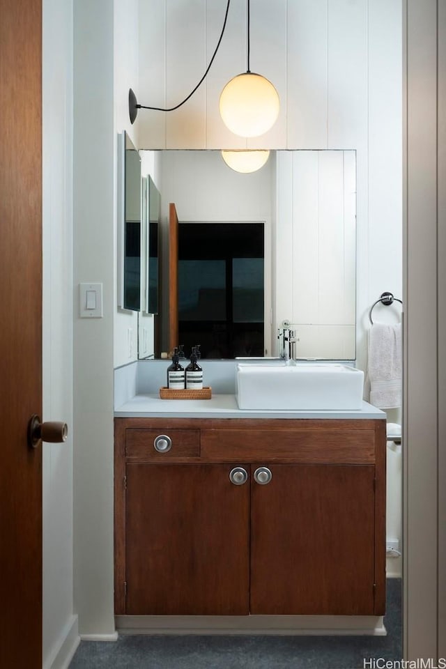 1875 Kualono St, Honolulu, HI 96817 - bathroom with vanity
