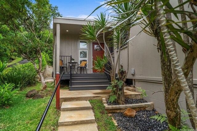 3657 Woodlawn Dr, Honolulu, HI 96822 - doorway to property