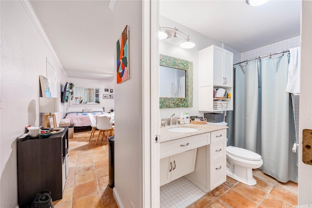 1408 Auwaiku St, Kailua, HI 96734 - ensuite bathroom featuring vanity, toilet, and a shower with shower curtain