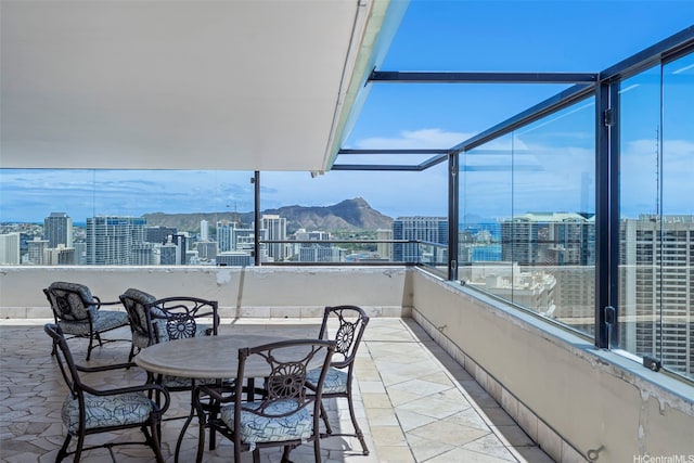 343 Hobron Ln Unit L103, Honolulu, HI 96815 - view of patio with a city view and a mountain view