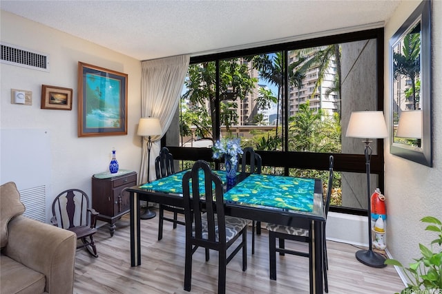300 Wai Nani Way Unit I304, Honolulu, HI 96815 - view of sunroom / solarium