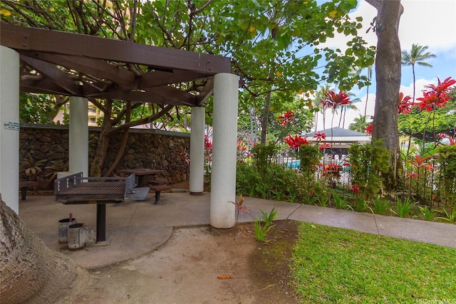 300 Wai Nani Way Unit I304, Honolulu, HI 96815 - view of community with a pergola and a patio