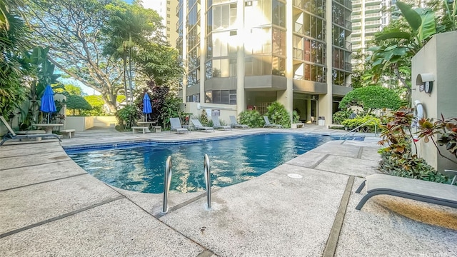 60 N Beretania St Unit 1702, Honolulu, HI 96817 - community pool with a patio