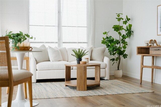 906 Lehua Ave Unit C301, Pearl City, HI 96782 - sitting room with wood finished floors and baseboards