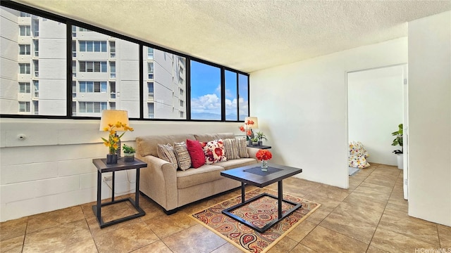 99-015 Kalaloa St Unit 807, Aiea, HI 96701 - living area with a textured ceiling