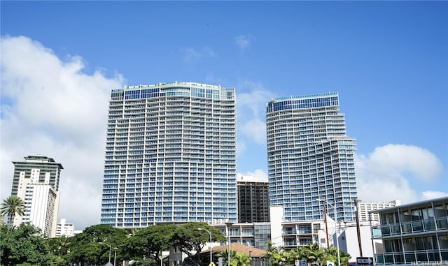 383 Kalaimoku St Unit 1807, Honolulu, HI 96815 - view of property with a view of city