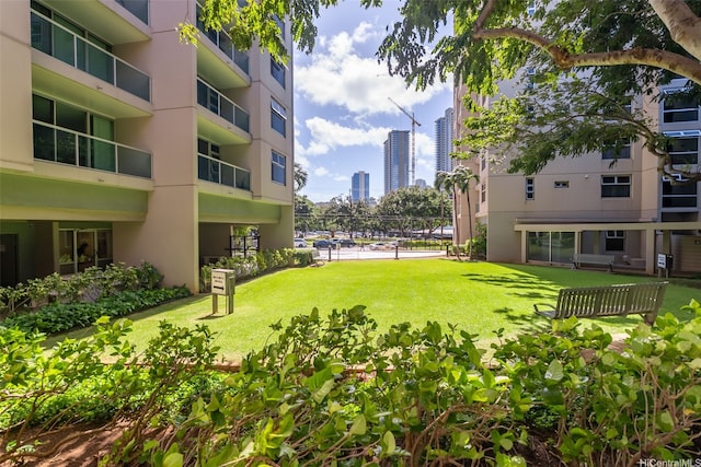 1450 Young St Unit 2004, Honolulu, HI 96814 - view of community with a view of city and a yard
