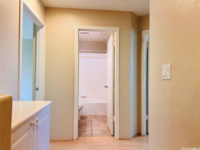 91-1014 Kaipalaoa St Unit 6504, Ewa Beach, HI 96706 - corridor featuring light wood finished floors