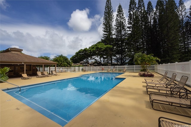 46-034 Puulena St Unit 722, Kaneohe, HI 96744 - community pool with a patio