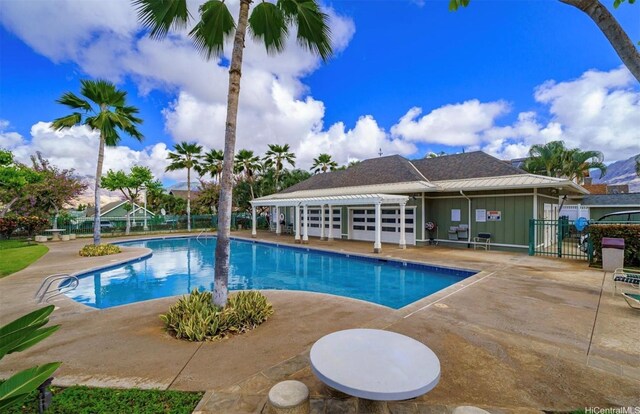 87-1976 Pakeke St Unit 5N, Waianae, HI 96792 - community pool with a patio